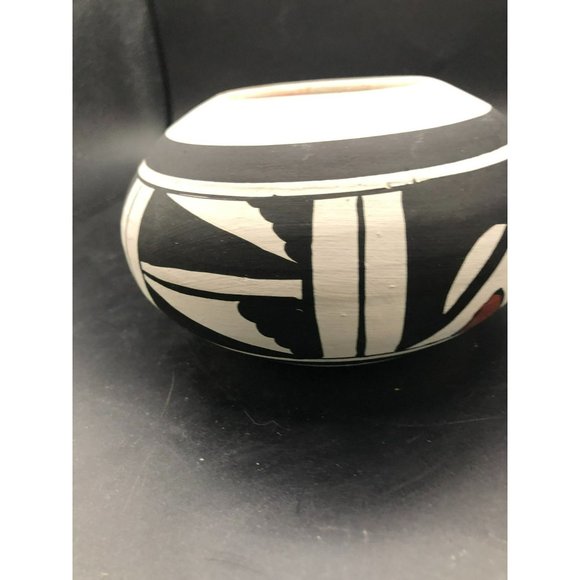 Acoma Pueblo Handmade Pottery Bowl - 6 Inches - Picture 4 of 5